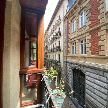 Ekhilore Ii Old Town Апартаменты *